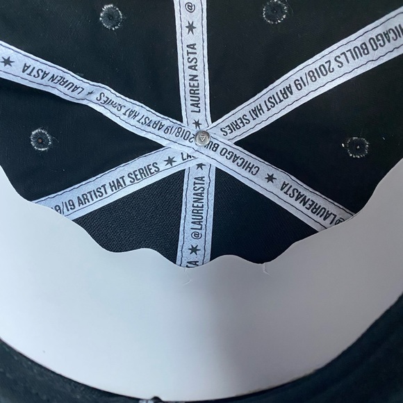 NWOT Chicago Bulls Hat. 2018-19 Artist Hat Series. - Picture 5 of 5